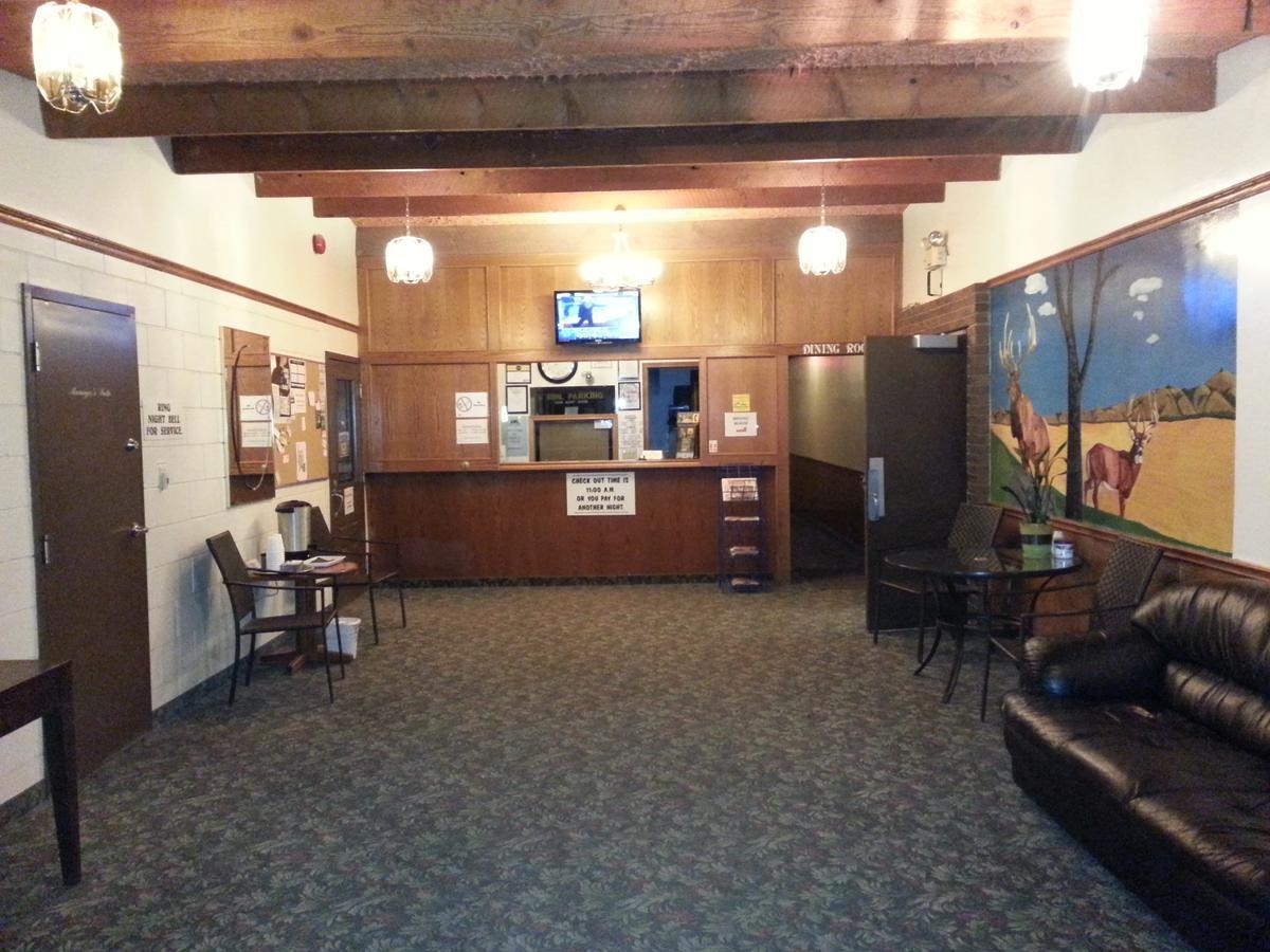 Maple Creek Motor Inn Eksteriør billede