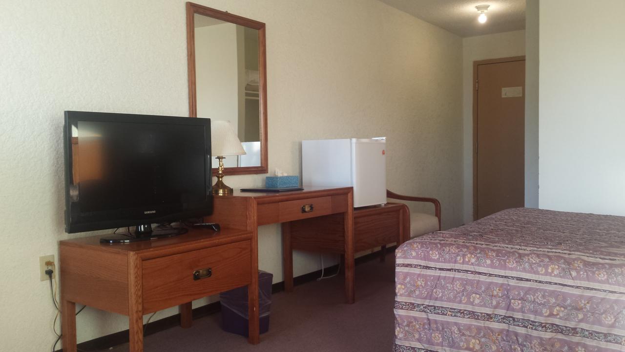 Maple Creek Motor Inn Eksteriør billede
