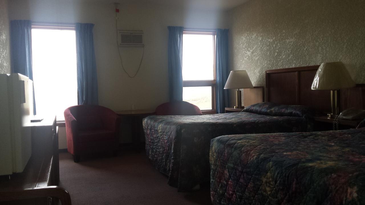 Maple Creek Motor Inn Eksteriør billede